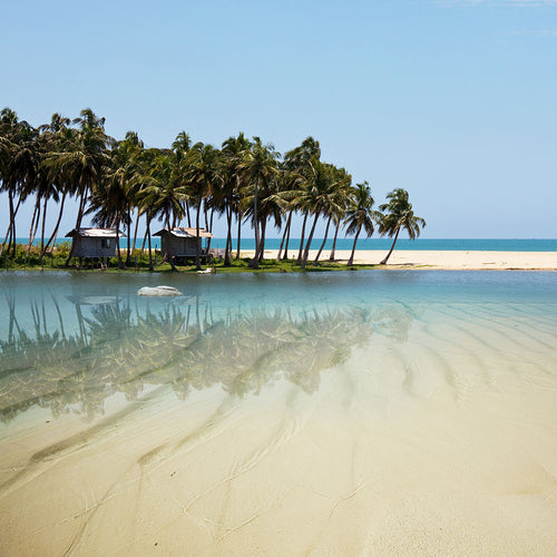 Fotobehang The Sea And The Island