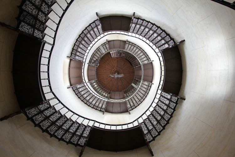 Fotobehang Impressive spiral staircase